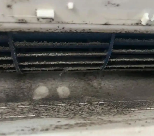 东营空调吹的风有股烧焦味是怎么回事